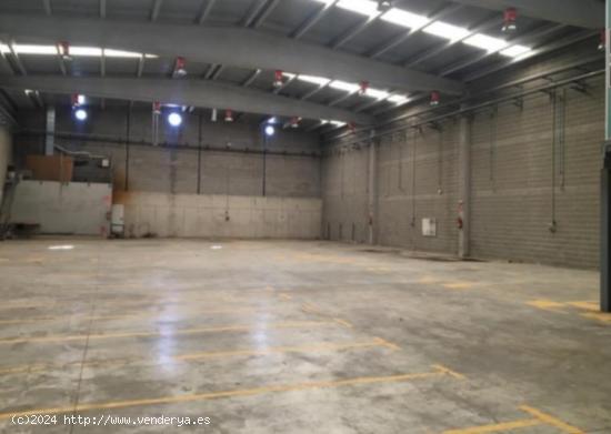  NAVE industrial DE 1.100 M2   EN SANTA OLIVA - TARRAGONA 