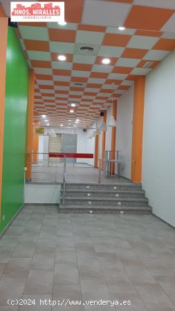 INTERESANTE  LOCAL COMERCIAL IDEAL PARA CUALQUIER  TIPO DE NEGOCIO EN PLENA  AV. NOVELDA. - ALICANTE