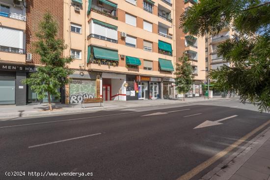  PLAZA DE GARAJE EN ARABIAL, JUNTO A HIPERCOR - GRANADA 