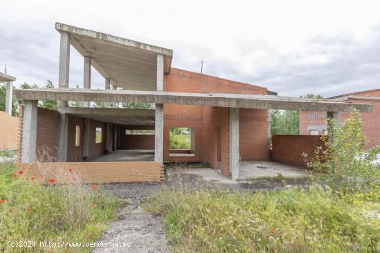 CHALET INDIVIDUAL EN CONSTRUCCIÓN, EN LA URBANIZACION  EL SOTO , ALDEAMAYOR DE SAN MARTIN - VALLADO