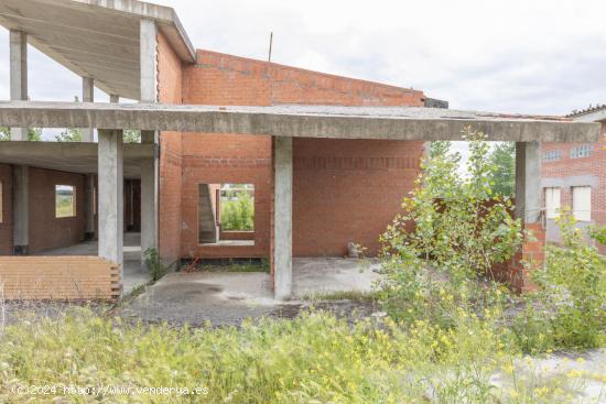 CHALET INDIVIDUAL EN CONSTRUCCIÓN, EN LA URBANIZACION  EL SOTO , ALDEAMAYOR DE SAN MARTIN - VALLADO