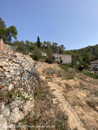 Terreno con vistas al pueblo de Vallirana - BARCELONA