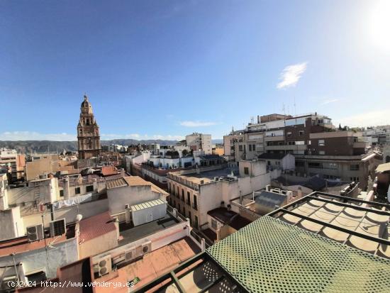 Sobreático con cinco habitaciones en Platería, centro de murcia - MURCIA