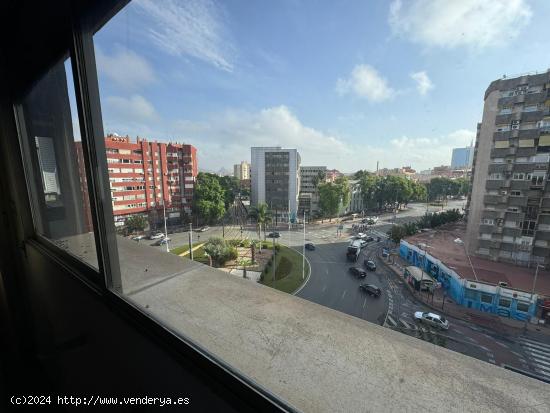 Piso de 3 habitaciones con garaje en Ronda Levante - MURCIA