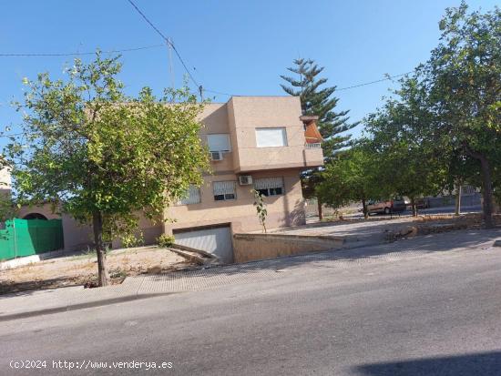 Casa en bajo de 3 dormitorios en los Dolores, Murcia - MURCIA