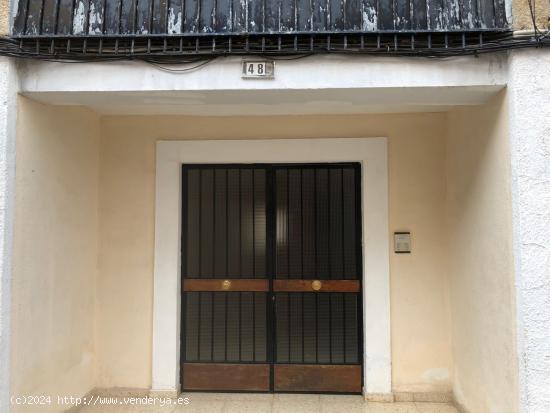 CASABANCO VENDE PISO DE  TRES DORMITORIOS EN ALMENDRALEJO - BADAJOZ