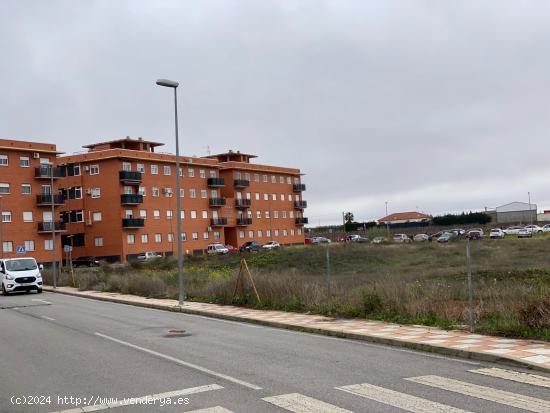 CASABANCO VENDE SUELO URBANO. - BADAJOZ