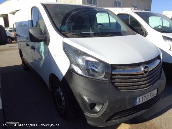 Opel Vivaro 1.6 CDTI 125 CV FURGON. de 2018 con 160.000 Km por 17.000 EUR. en Murcia