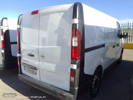 Opel Vivaro 1.6 CDTI 125 CV FURGON. de 2018 con 160.000 Km por 17.000 EUR. en Murcia