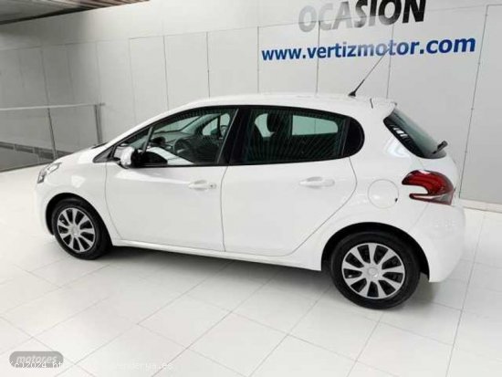 Peugeot 208 1.2 PureTech S&S Active 82CV de 2019 con 150.000 Km por 10.400 EUR. en Guipuzcoa