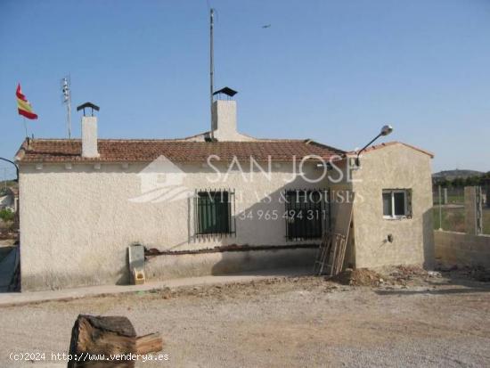 SE VENDE CASA DE CAMPO EN ASPE - ALICANTE