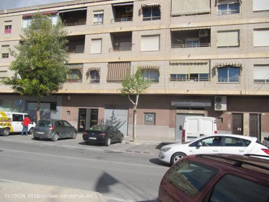 VENTA LOCAL EN MONFORTE EN MUY BUENA ZONA COMERCIAL. - ALICANTE