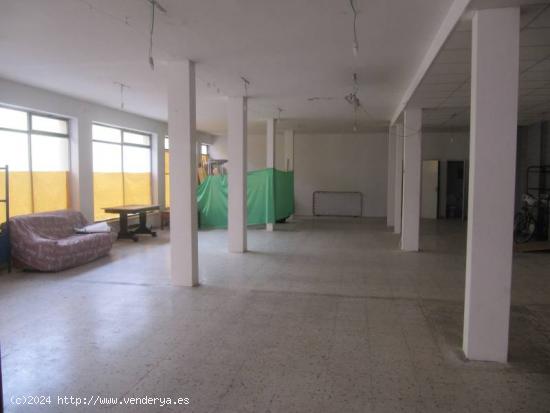 SE VENDE O ALQUILA LOCAL COMERCIAL - ALICANTE