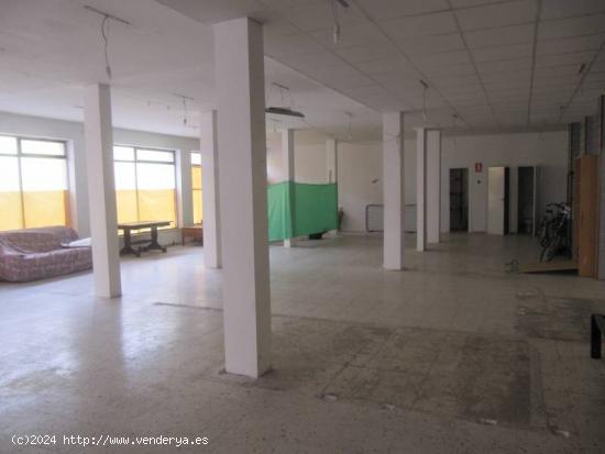 SE VENDE O ALQUILA LOCAL COMERCIAL - ALICANTE