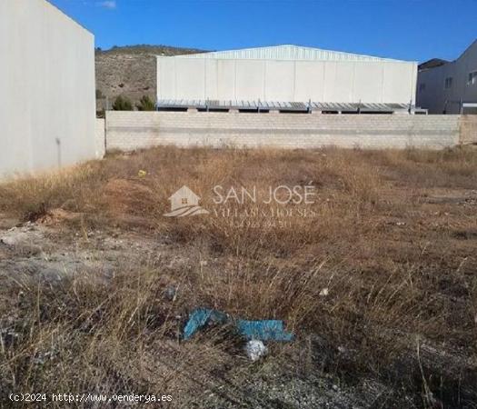 VENTA DE PARCELAS EN HONDÓN DE LAS NIEVES EN ZONA POLÍGONO INDUSTRIAL - ALICANTE