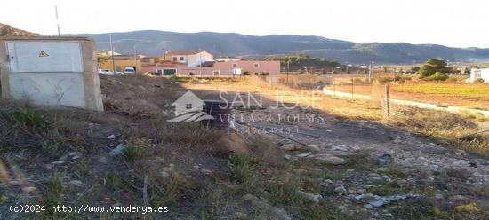 VENTA DE TERRENO URBANO EN HONDÓN DE LAS NIEVES, EN BUENA ZONA - ALICANTE