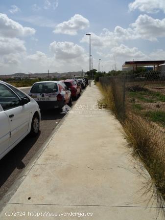 VENTA DE SOLAR INDUSTRIAL EN ASPE, ALICANTE EN BUENA ZONA Y MUY CERCA DEL PUEBLO - ALICANTE