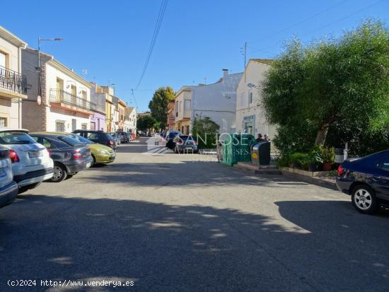 VENTA DE PARCELA URBANA EN HONDÓN DE LOS FRAILES EN ZONA CENTRO - ALICANTE