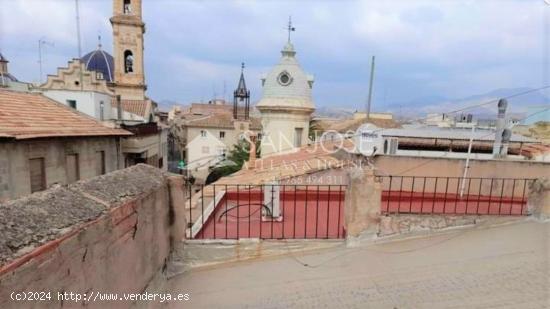 SE VENDE EDIFICIO PARA REFORMAR EN PLENO CENTRO, JUNTO A LA PLAZA DE ESPAÑA EN NOVELDA, ALICANTE - 