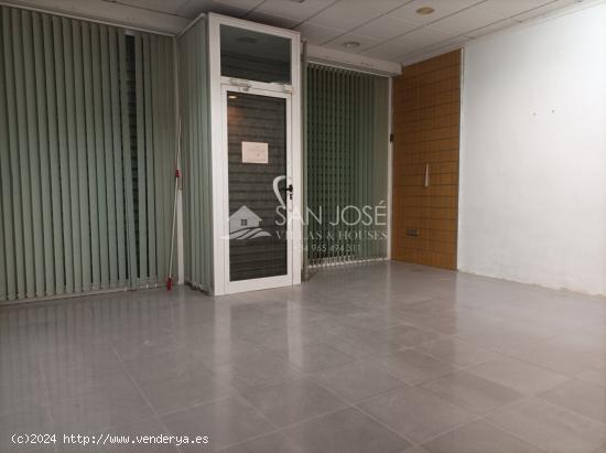 ALQUILER DE ESPACIOSO LOCAL COMERCIAL EN ASPE - ALICANTE