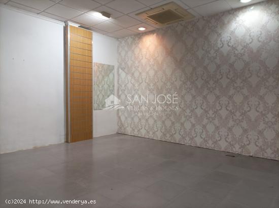 ALQUILER DE ESPACIOSO LOCAL COMERCIAL EN ASPE - ALICANTE