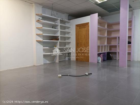 ALQUILER DE ESPACIOSO LOCAL COMERCIAL EN ASPE - ALICANTE