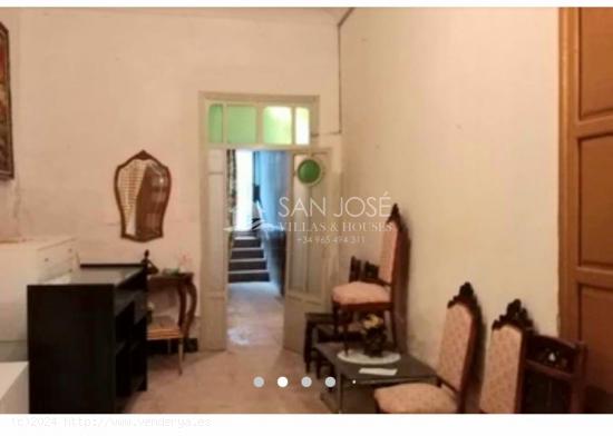 SE VENDE CASA EN MONFORTE, MUY CENTRICA - ALICANTE