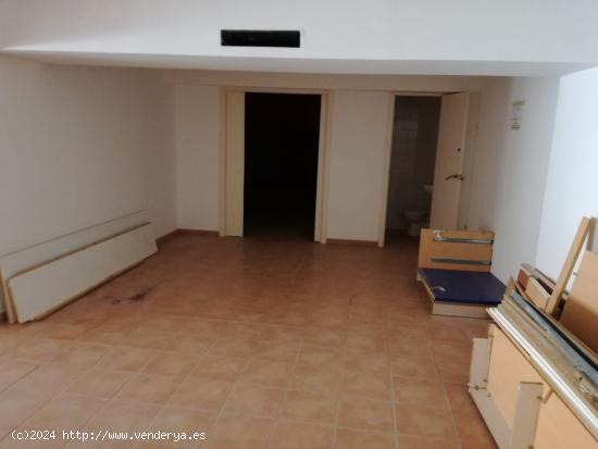  SE VENDE LOCAL GRANDE EN MUY BUENA ZONA PEGADO AL HOSPITAL - ALICANTE 