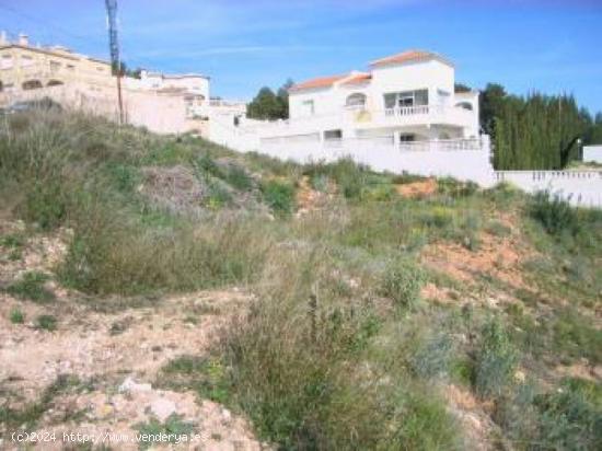 Parcela de 800m2 con bonitas vistas al peñón de Ifach - ALICANTE