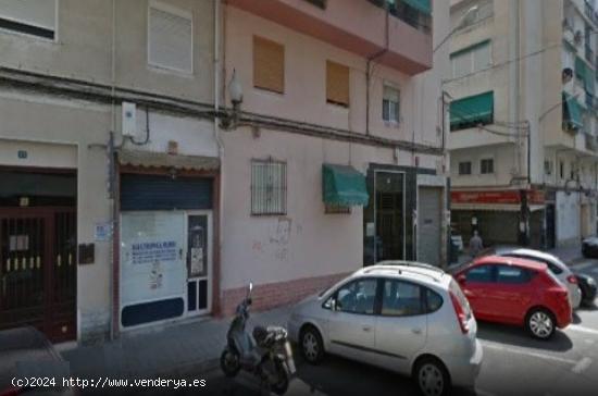 Posibilidad de compra por separado o juntos 29 m2 LOCAL y 400 m2 de SOTANO - ALICANTE