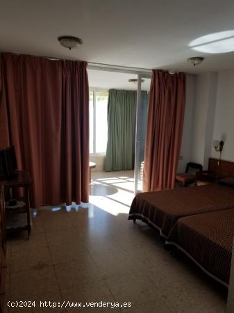 Vendo en la playa Poniente Gran piso de 4 dormitorios - ALICANTE