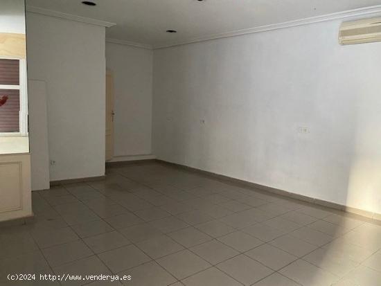 Alquiler Local comercial 40 m2., zona plaza circular, esquina, buen estado, - MURCIA