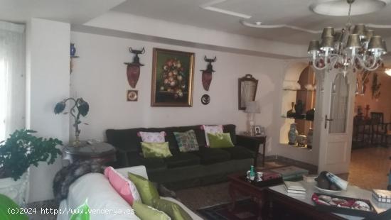 SE VENDE PISO ZONA CENTRO - ALICANTE