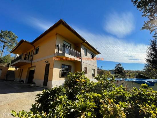  REF 2925 CASA 4 DORM. PLANTA BAJA CON GARAJE EN SOTANO Y JARDÍN CERRADO ( PONTEAREAS) - PONTEVEDRA 