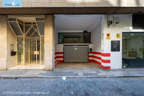 Centro de la ciudad. Amplia plaza de garaje con fácil acceso, junto a Recogidas y San Anton - GRANA