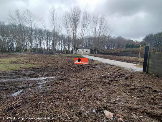 SE VENDE CASA CON FINCA CERRADA EN O CORGO - LUGO