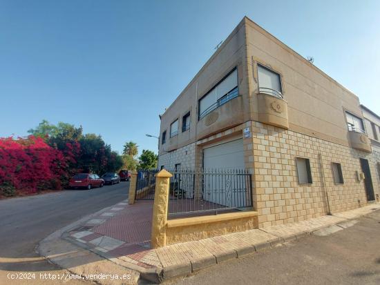  Casa en venta en La Curva de Adra - ALMERIA 