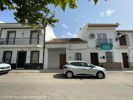 Casa-almacén con terreno en Carrión de los Céspedes - SEVILLA