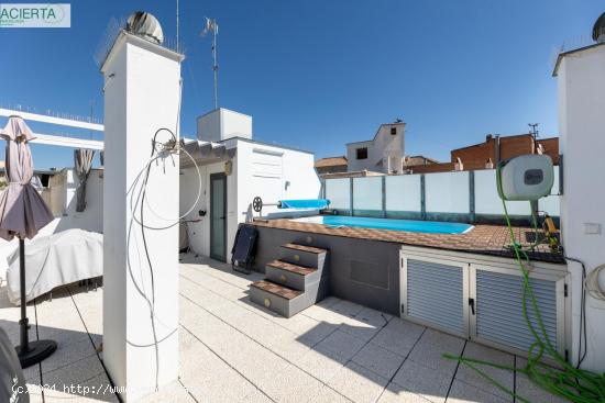 Venta de ático-dúplex con piscina y cochera en la Avda. Doctor Olóriz (Granada) - GRANADA