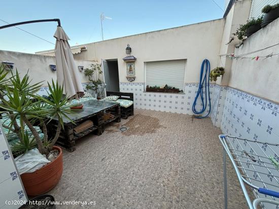 DUPLEX CON PATIO Y GARAJE EN LA ZONA DEL MERCADONA DE PUERTO LUMBRERAS - MURCIA