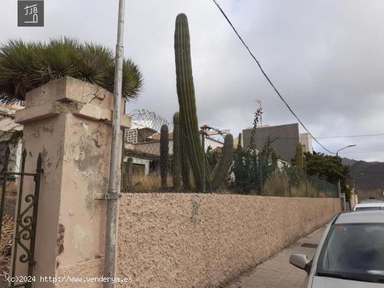 ¡¡¡ OPORTUNIDAD DE INVERSION EN ESTE TERRENO URBANO EN SAN CRISTOBAL DE LA LAGUNA !!! - SANTA CRU