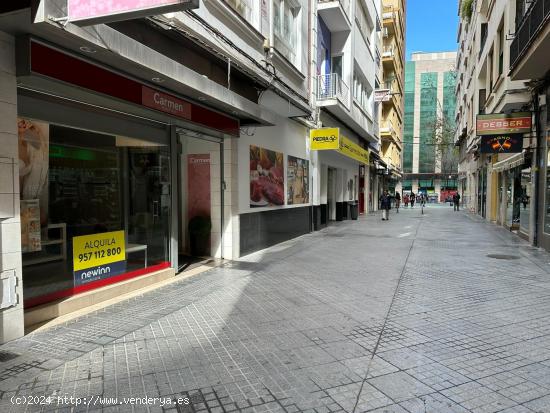 Fantástico Local Comercial en pleno Centro - CORDOBA