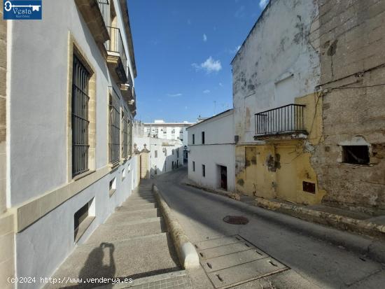 SOLAR EN LA CATEDRAL - CADIZ