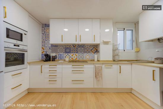  Apartamento de 4 dormitorios en alquiler en Patraix, Valencia. - VALENCIA 