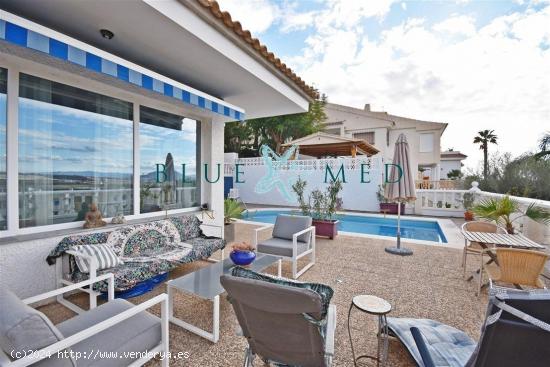 IMPRESIONANTE CHALET CON VISTAS AL MAR EN ISLA PLANA - MURCIA