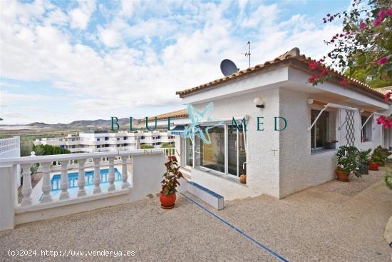 IMPRESIONANTE CHALET CON VISTAS AL MAR EN ISLA PLANA - MURCIA