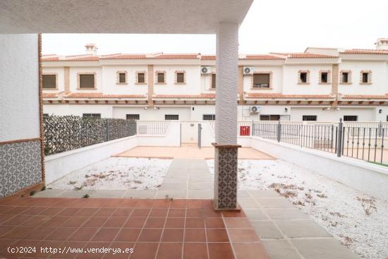 ADOSADO DUPLEX EN SAN MIGUEL DE SALINAS - ALICANTE