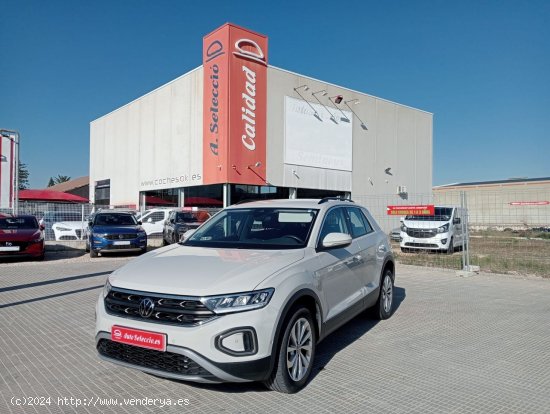 Volkswagen T-Roc Life 1.5 TSI 110kW (150CV) DSG crema automático 2023 - Carcaixent