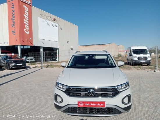 Volkswagen T-Roc Life 1.5 TSI 110kW (150CV) DSG crema automático 2023 - Carcaixent