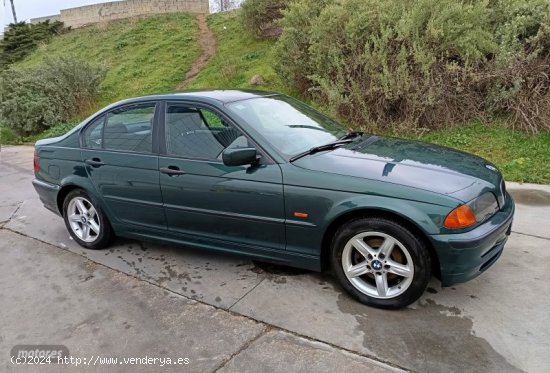 BMW Serie 3 320d Auto. de 2001 con 221.500 Km por 4.000 EUR. en Zamora